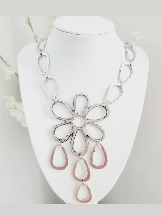 Turkish necklace with flower design